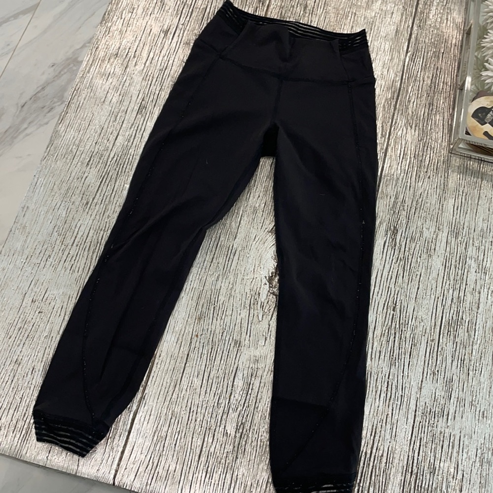 Black lululemon workout pants